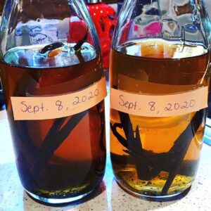 Vanilla extract making for gifts