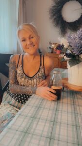 Flip-top cap bottles seal well #diy #vanillaextract