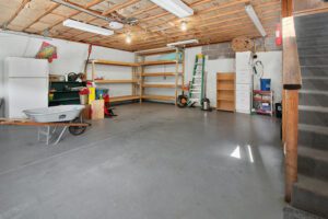 Challenge 2025 Week 16: Garage – Organize Seasonal Items Like a Pro
